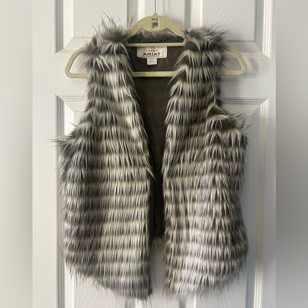 Ariat Faux Fur Vest in Gray and White